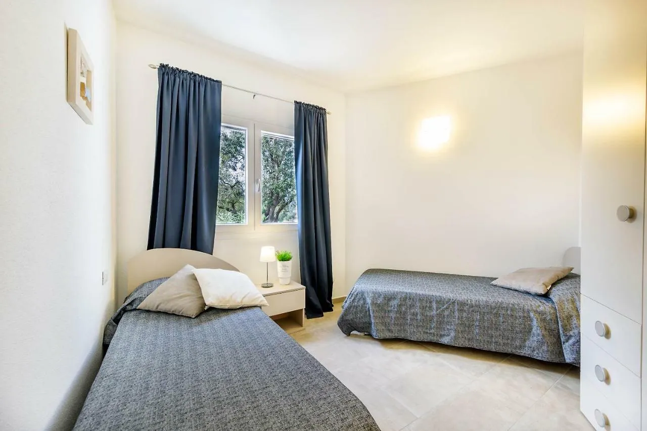 Caneis Apartments San Teodoro