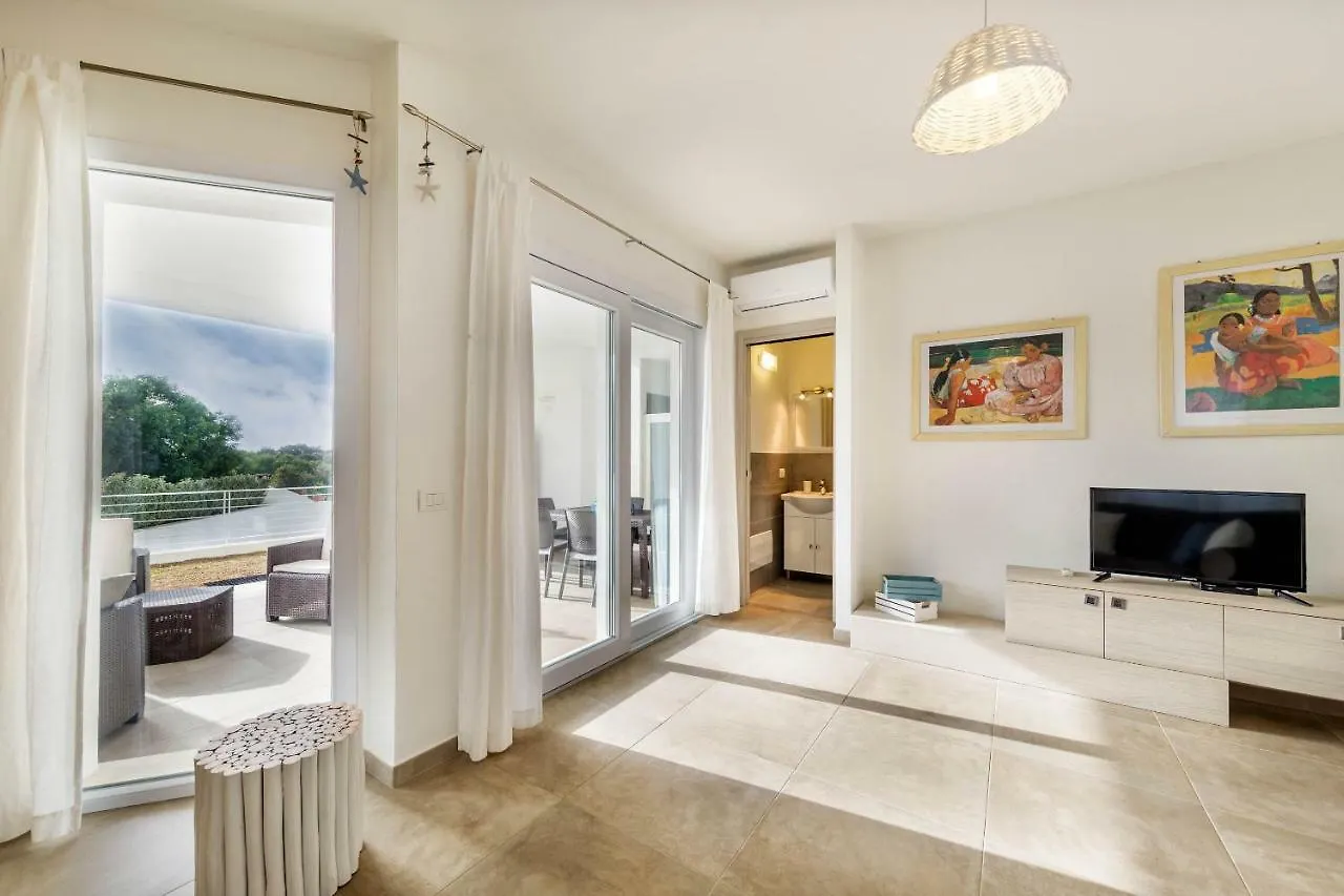 Caneis Apartments San Teodoro