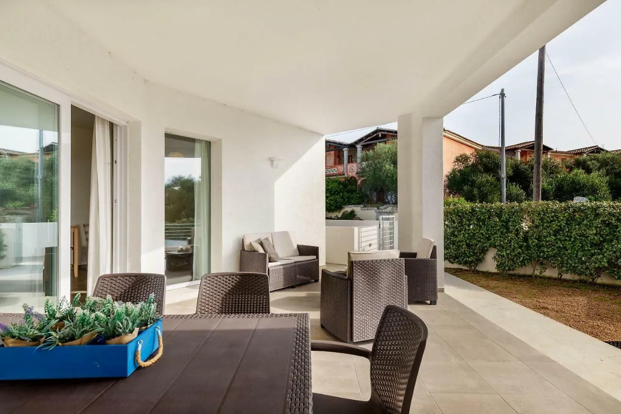 Caneis Apartments San Teodoro